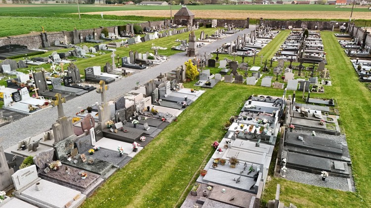 Cimetière de Velaines