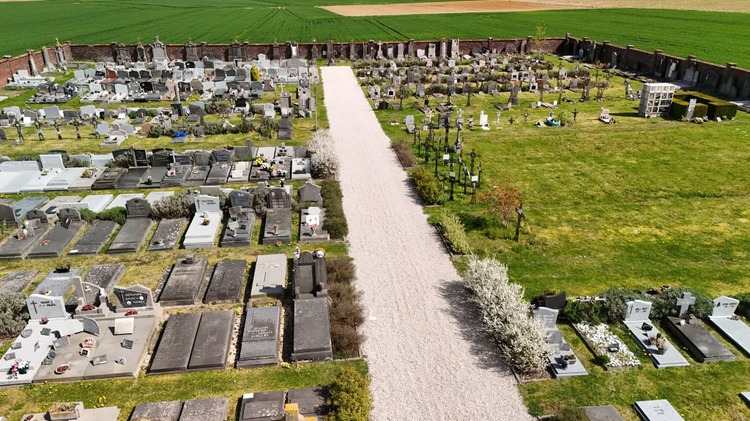 Cimetière de Velaines
